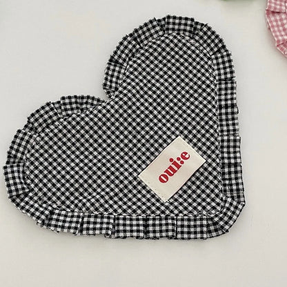 INS Heart-shaped Plaid Pure Cotton Pet Meal Mat Dog Bowl Mats Cute Pleated Lace Photo Atmosphere Heart Decoration Props